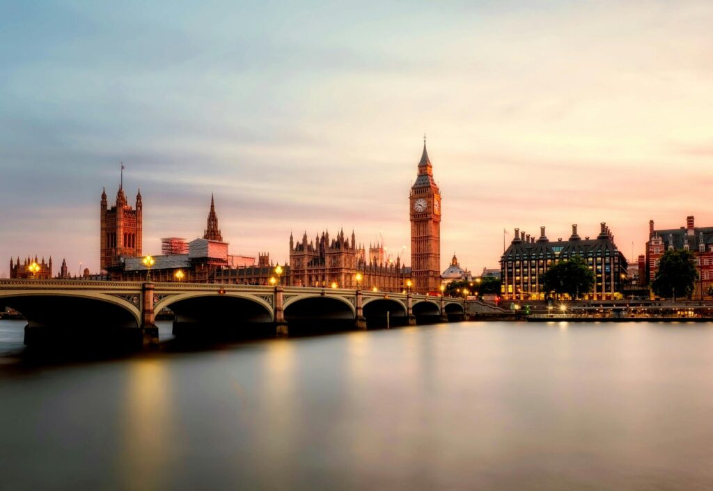 image of london skyline